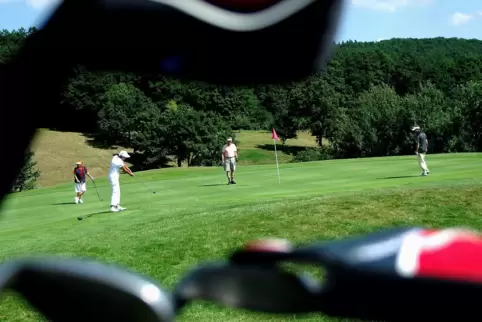 Am Röderhof geht es am Wochenende um die deutschen Meistertitel der linkshändigen Golfer. 
