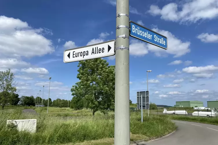 Wie an der Berliner Straße, ist an der Brüsseler Straße die Ansiedlung von Industriebetrieben vom Flugplatz-Eigentümer Triwo vor