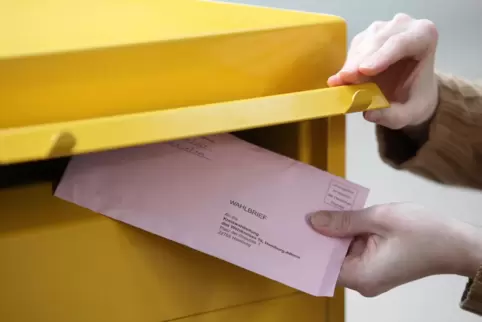 Wer in Ruhe daheim wählen will, kann Briefwahlunterlagen noch bis zum Freitag beantragen.
