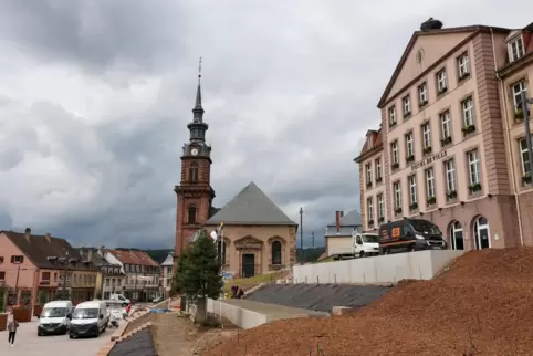 Das Bitscher Zentrum zwischen Katharina-Kirche, Rathaus und Straßburger Tor verändert sich.