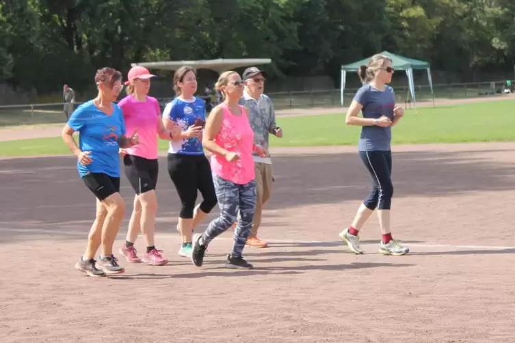 Beim „Slow Jogging“ wird ans Laufen herangeführt.