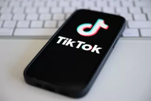 Bei TikTok tummeln sich inzwischen zahlreiche Finanzinfluencer – nicht alle sind seriös. 