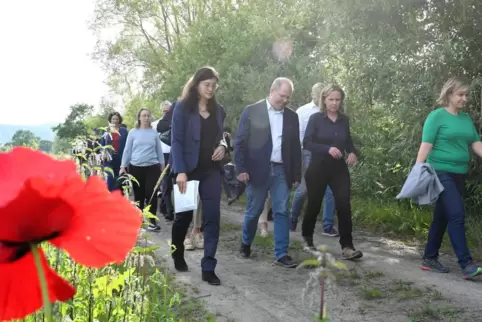 Natalie Bauernschmitt und Jürgen Oberholz begleiten Bundesumweltministerin Steffi Lemke und die rheinland-pfälzische Umweltminis