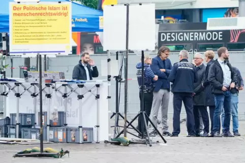 Der Tatort in Mannheim: Auf dem Marktplatz attackierte der 25-Jährige Menschen am Infostand des islamkritischen Vereins Pax Euro