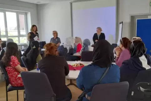 „Wir haben nur Frauen eingeladen, deren Kinder jünger als drei Jahre alt sind“, sagt Cornelia Steitz vom Jobcenter Ludwigshafen 