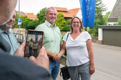 Beliebtes Fotomotiv: Theo Böhm und Bianca Staßen.