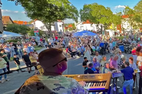 Beste Stimmung, gutes Wetter und hervorragende Musik: Beim siebten Deutsch-Amerikanischen Freundschaftsfest wurde der John-F.-Ke