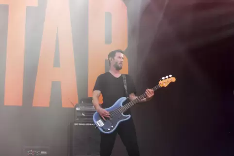 Ein Hauch von Hollywood am Ring: Schauspieler Keanu Reeves als Bassist der Band Dogstar. 