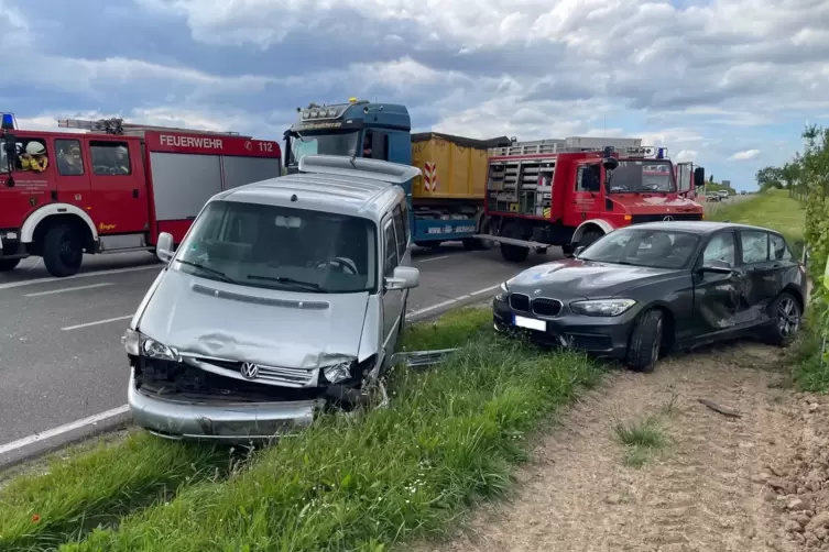 Die Unfallwagen waren nicht mehr fahrbereit. 