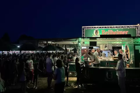 Ein Getränkeausschank darf auf dem Lindenblütenfest nicht fehlen.