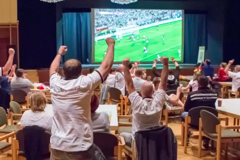 Sollte die deutsche Nationalmannschaft die Gruppenphase der EM überstehen, sollen die K. O.-Spiele unter anderem im Congress Cen