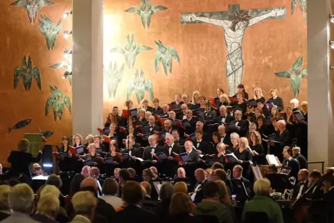 Der Chor für geistliche Musik – oft in der Friedenskirche zu Gast (unser Bild) – tritt diesmal in Herz Jesu in Ludwigshafen-Süd 