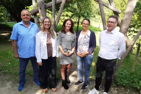 Dagmar Eckel (Mitte) mit (von links) Axel Rolland, Christiane Steinmetz, Stephanie Müller und Ingo Breuer.