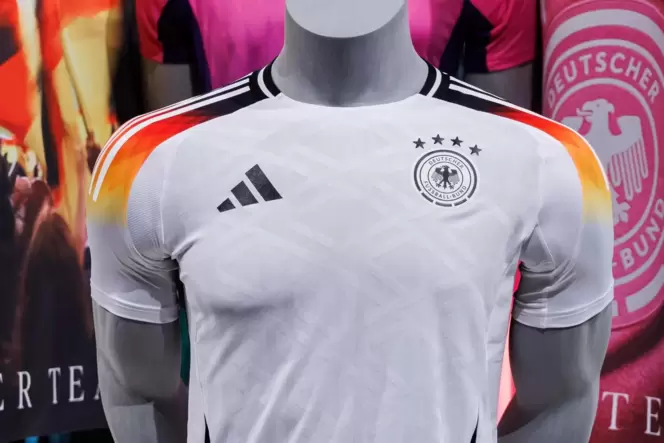 Beliebtes Objekt für Fälscher: Fußballtrikot der deutschen Nationalmannschaft für die EM 2024.