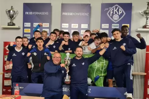 Der erste Kreispokalgewinner 2024 steht schon fest: Im Klub-Treff feierte der FK Pirmasens II/SV Lemberg II seinen Sieg im A-Jun