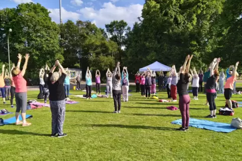 An der frischen Luft trainieren: Das neue Format „Sport im Park“ erfreut sich großer Beliebtheit.