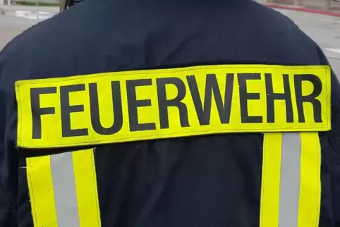 Die Feuerwehr musste zeitweise den Strom abstellen lassen.