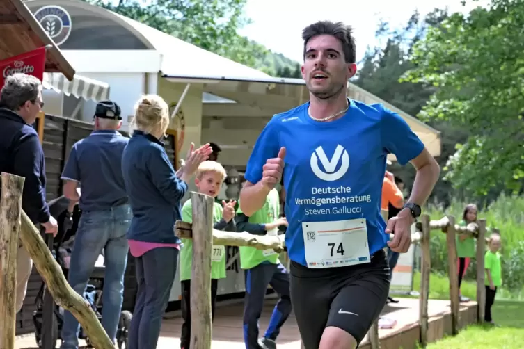 Tobias Dreyer läuft seinem dritten Sieg im dritten Wasgaucup-Saisonrennen entgegen.