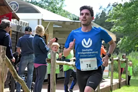 Tobias Dreyer läuft seinem dritten Sieg im dritten Wasgaucup-Saisonrennen entgegen.