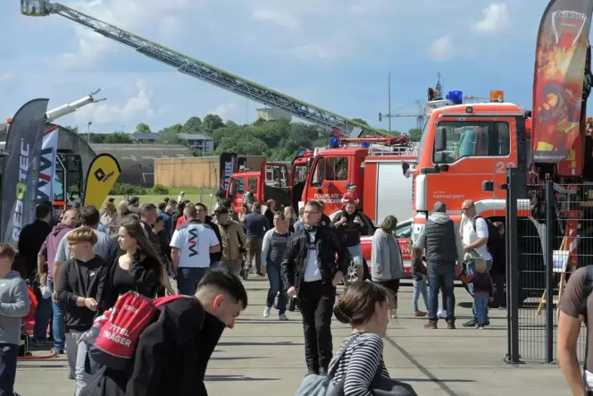 Zu seinem ersten Feuerwehrfest hat der neu gegründete Förderverein FirAir Rescue Zweibrücken von Freitag bis Sonntag auf das Flu