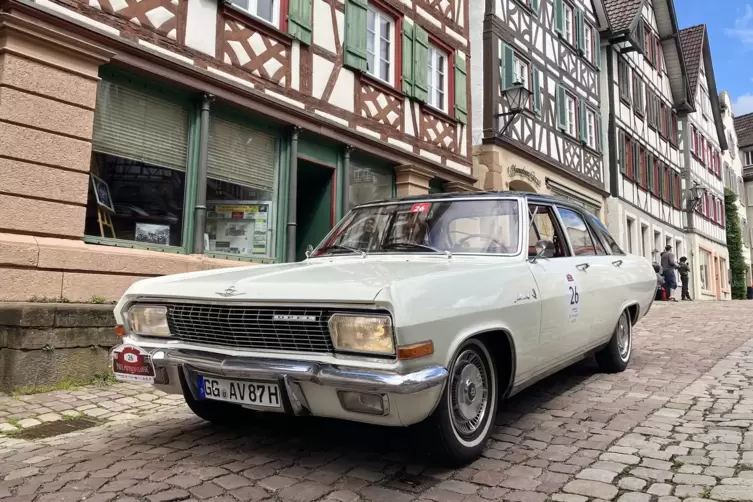 Viel Blech, viel Chrom: der Opel Admiral aus den 1960er-Jahren. 