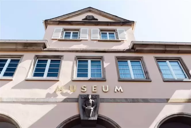 Beherbergt die stadtgeschichtliche Sammlung Frankenthals: das Erkenbert-Museum am Rathausplatz.