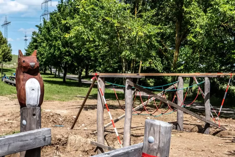 In wenigen Wochen sollen die Kinder auf dem neuen Balancier-Parcours spielen können. 