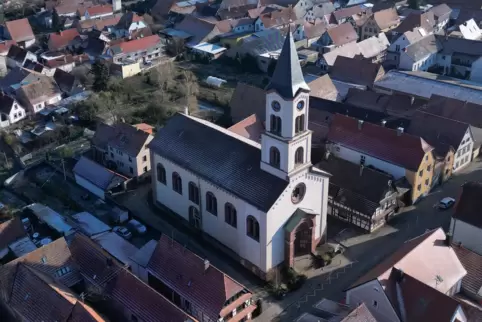 Rings um Zeiskams Kirche wird das Dorfjubiläum am Wochenende groß gefeiert. 