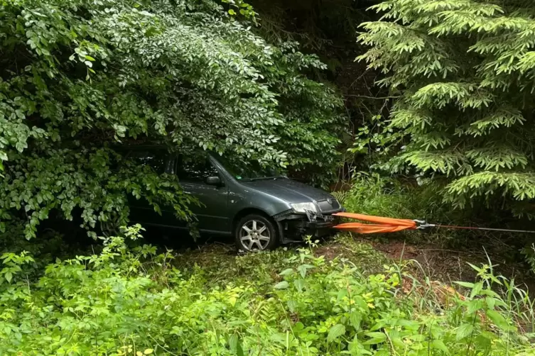 Der Unfallwagen wurde abgeschleppt. 