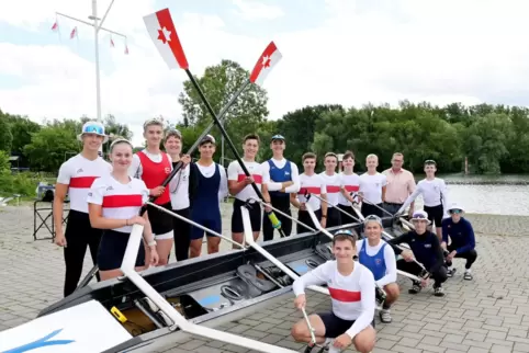 Das Aufgebot für Essen: Die Speyerer und ihre Bootskameraden holen sich im Reffenthal den Feinschliff.