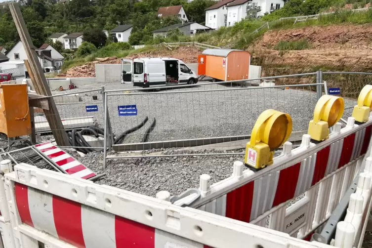 Das Regenrückhaltebecken fasst eine Million Liter Wasser.