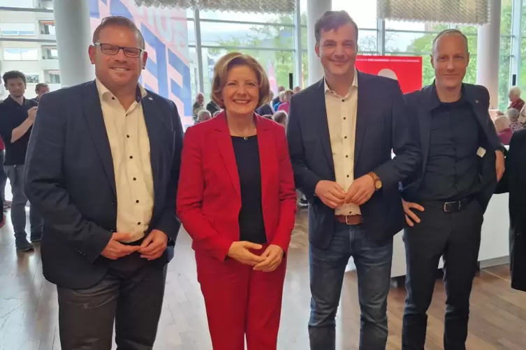 Wahlkampf im Pfalzbau (von links): Christian Schreider, Malu Dreyer, David Guthier und Gregory Scholz.