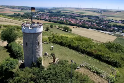 Der Wartturm ist Wahrzeichen und Namensgeber des neuen Wanderwegs.