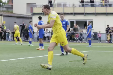 Geballte Kraft in Gelb: Marc Knapp, der Stürmerhüne des SV Morlautern, traf 15-mal in der Oberliga und war die Entdeckung der Sa