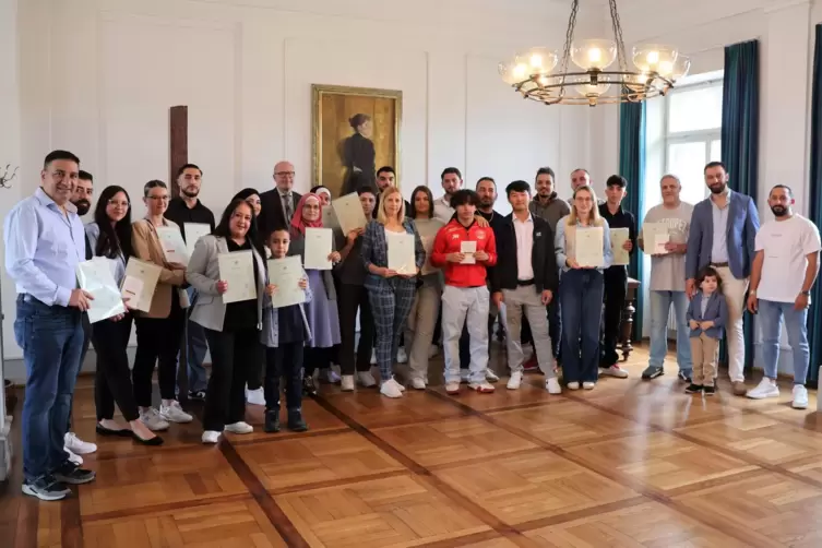 Ein Gruppenfoto von den neuen deutschen Staatsbürgern. 