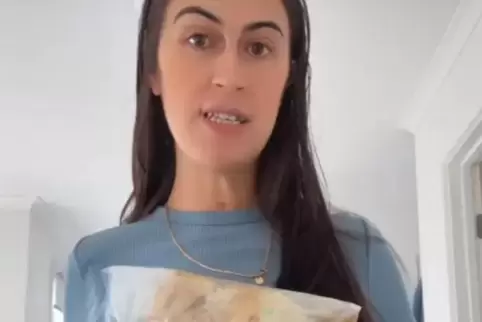 Jessica Manning präsentiert auf TikTok ihr altes Herz.