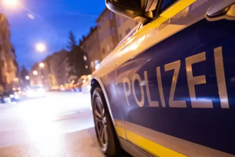 Die Polizei nahm zwei Verdächtige in Gewahrsam. 