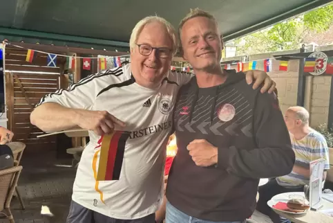 Andreas Bretz (links) versteht sich gut mit seinen internationalen Gästen. 