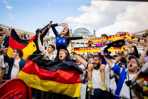 Euphorisch, nicht nationalistisch: Deutsche Fans in Berlin. 