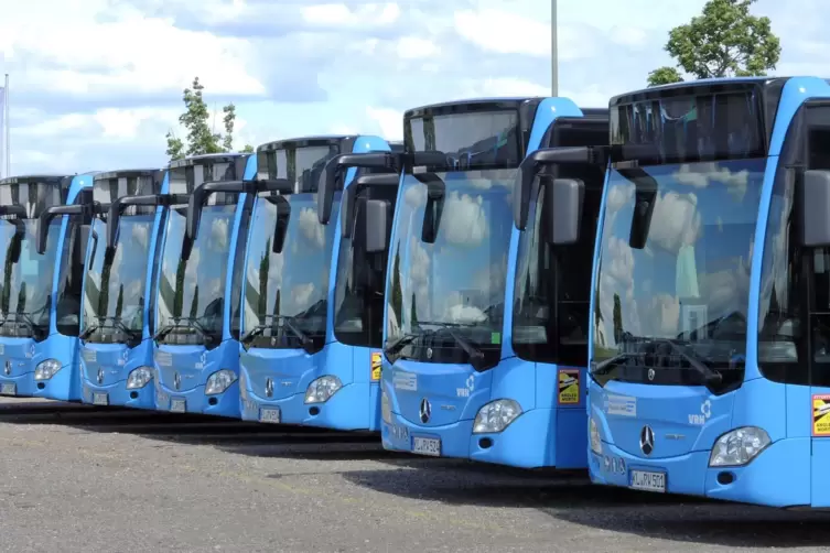 Die Stadtbusfahrer setzen ihre Streiks fort.