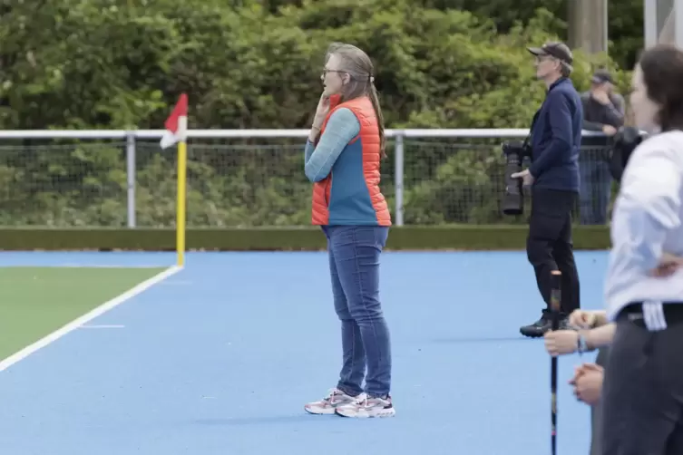 Ihr Team kämpft am letzten Spieltag um den Klassenverbleib: Julie Steinsch, die Trainerin der Damenmannschaft der TSG Kaiserslau