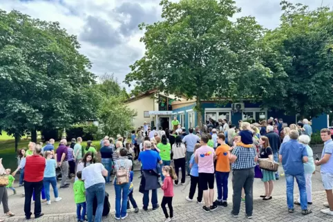 Jede Menge Besucher kamen zur Einweihung des Kita-Anbaus. 