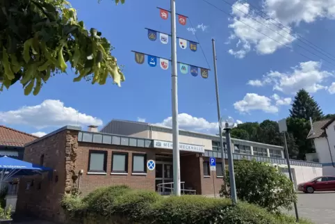 In der Amtszeit des scheidenden Sembacher Bürgermeisters Fritz Hack (SPD) wurde unter anderem die Mehrzweckhalle saniert. 