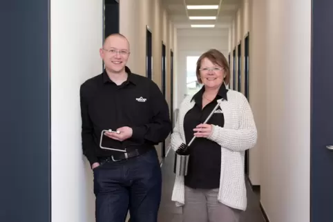 Geschäftsführer Benjamin Dreilich mit seiner Mutter Sabine Dreilich, der Firmengründerin, im Bürotrakt in Sembach.