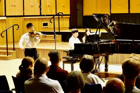 Bundessieger: Violinist Kenta Nishino aus Kaiserslautern und Pianist Fritz Grimm aus Germersheim haben als Duo beim Bundeswettbe