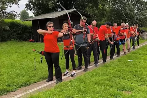 Das TFC-Team um Mannschaftskapitänin Katharina Schulteis (links). 