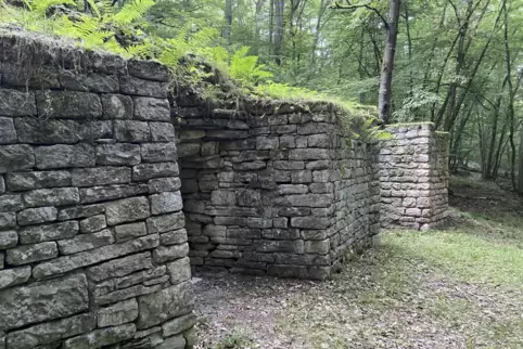 Die restaurierten Trichteröfen bei Lauterecken.