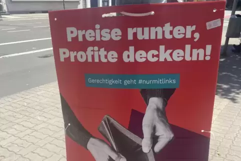 Eines der wenigen Plakate, die am Dienstag noch hingen, hier am Pfaffplatz. Die Parteien sind jedoch um rasches Entfernen bemüht