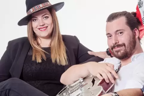 Heute am Riesenbrunnen zu hören: Anisha und Yann Loup Adam.