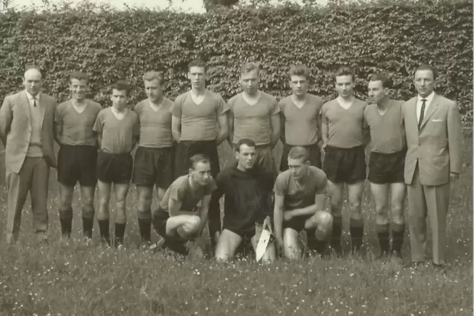 Diese Mannschaft des VfR Frankenthal schaffte 1962 den Aufstieg in die Oberliga.